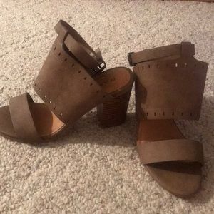 Light Brown leather chunk heel with ankle strap 7